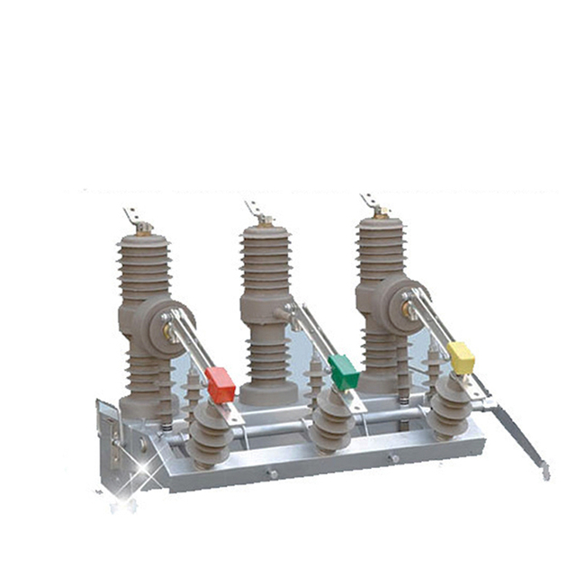 เสาสามเฟสติดตั้ง 24kV การกระจายพลังงานเบรกเกอร์สุญญากาศ