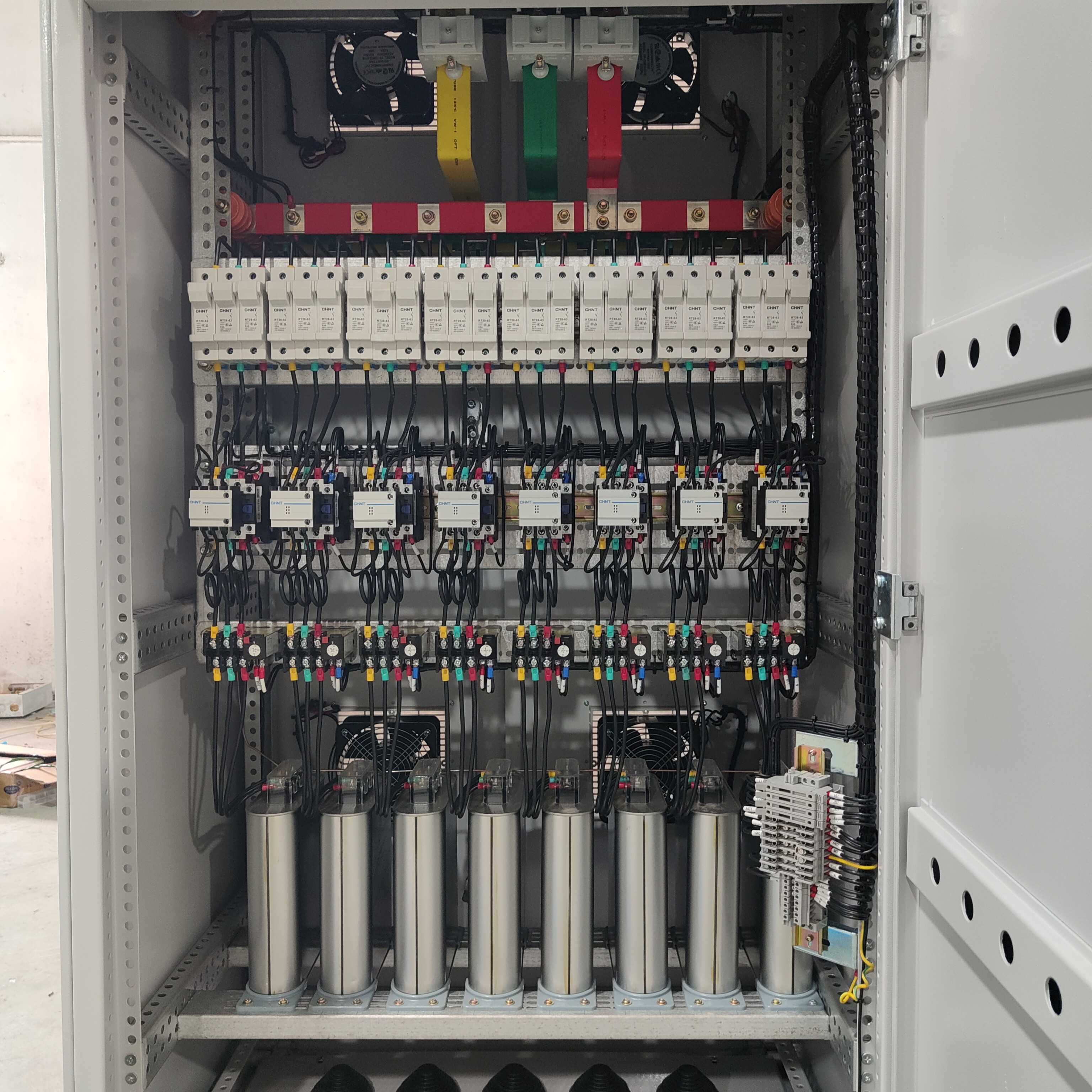 ส่วนประกอบของ Capacitor Bank